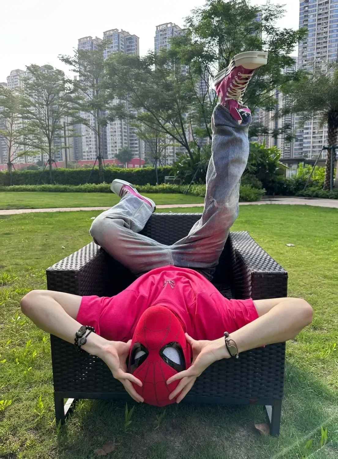 Spider-Man Cosplay Head Mask – 1:1 Scale (Life-Size) with Moving Eyes – Electronic & Manual Versions
