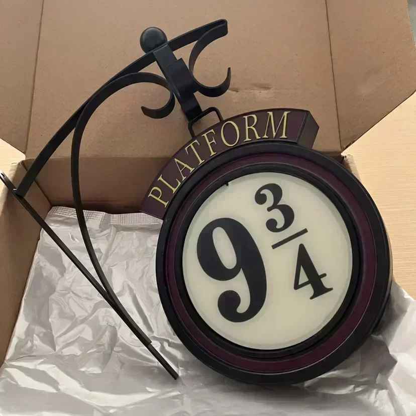 Harry Potter Platform 9¾ LED Night Light – Wall Lamp